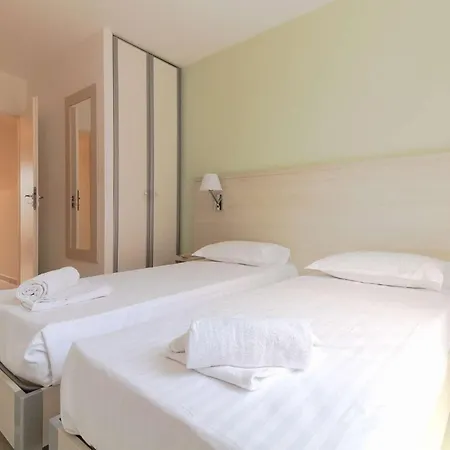 Select'so - Le Poseidon Apartment *