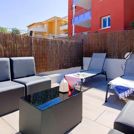 Select'so - Le Poseidon - Mazet En Duplex Pour 6 Personnes - Piscine, Parking Prive - Services Hoteliers - Pos-a